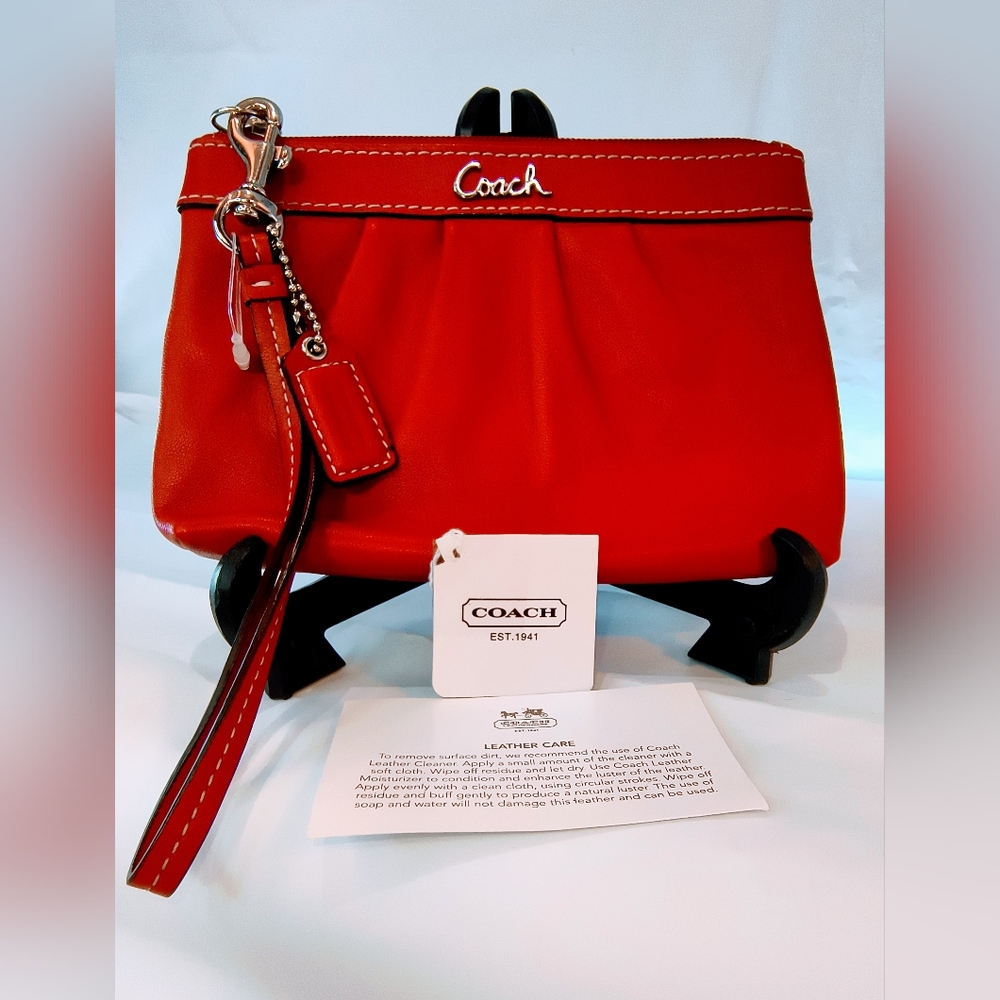 NWT COACH Ashley Red (Cranberry) Leather Clutch Purse/Wristlet